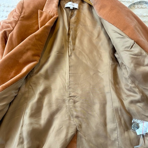 Reiss Aubrie Velvet Double Breasted Blazer Jacket in Peach - Picture 7 of 14